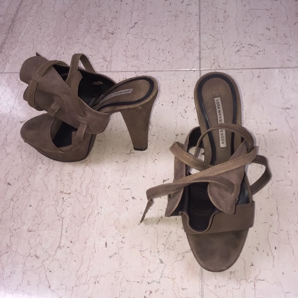 Vera Wang Lavendar Brown Suede Platform Heels - Picture 6 of 8